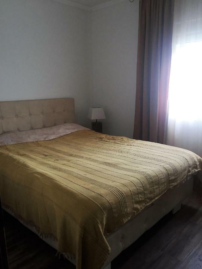 Eko Apartmani Krackovic Golubovci Ngoại thất bức ảnh